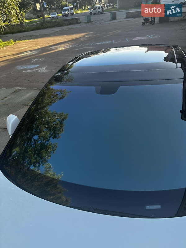 Лифтбек Tesla Model S 2013 в Киеве
