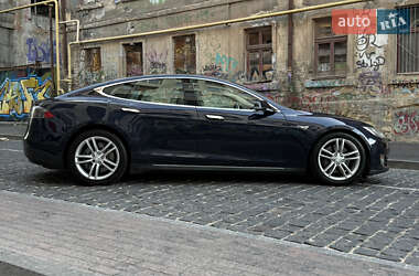 Лифтбек Tesla Model S 2013 в 
