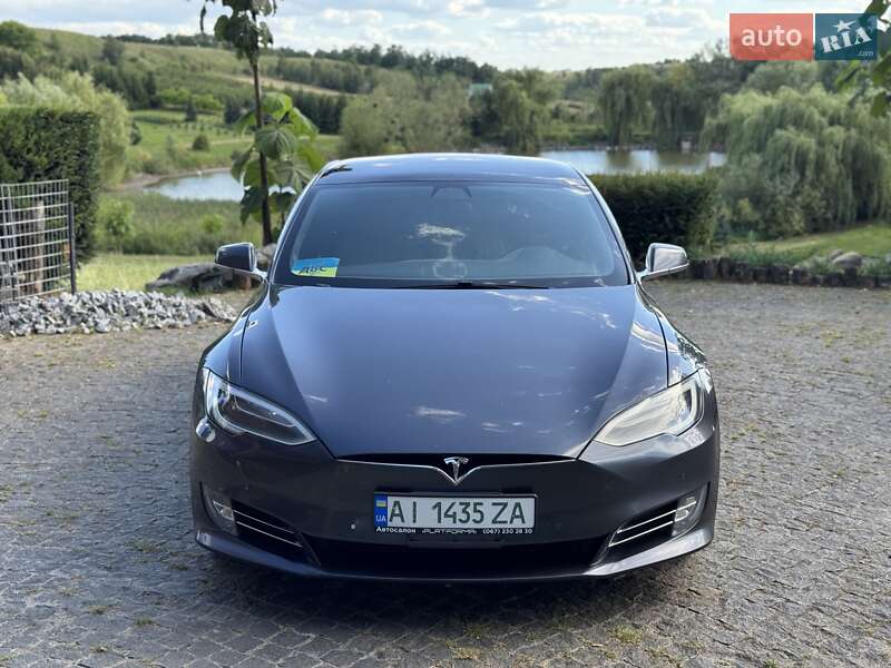 Лифтбек Tesla Model S 2017 в Обухове