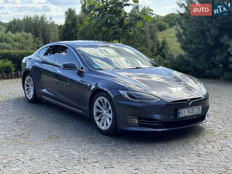 Лифтбек Tesla Model S 2017 в Обухове