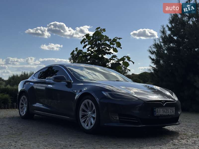 Лифтбек Tesla Model S 2017 в Обухове
