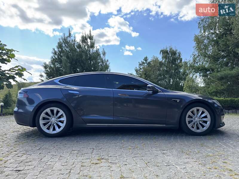 Лифтбек Tesla Model S 2017 в Обухове
