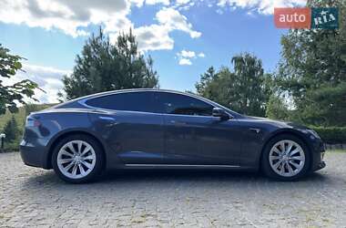 Лифтбек Tesla Model S 2017 в 