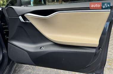 Лифтбек Tesla Model S 2017 в 