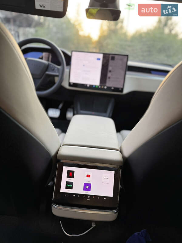 Ліфтбек Tesla Model S 2022 в Калуші