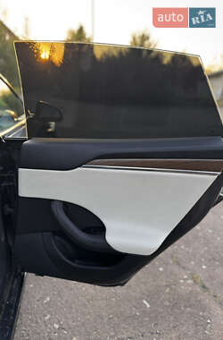 Лифтбек Tesla Model S 2022 в 