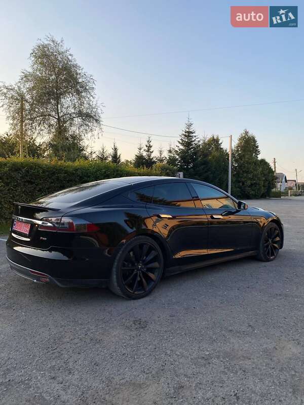 Лифтбек Tesla Model S 2013 в Ивано-Франковске