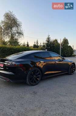 Лифтбек Tesla Model S 2013 в 