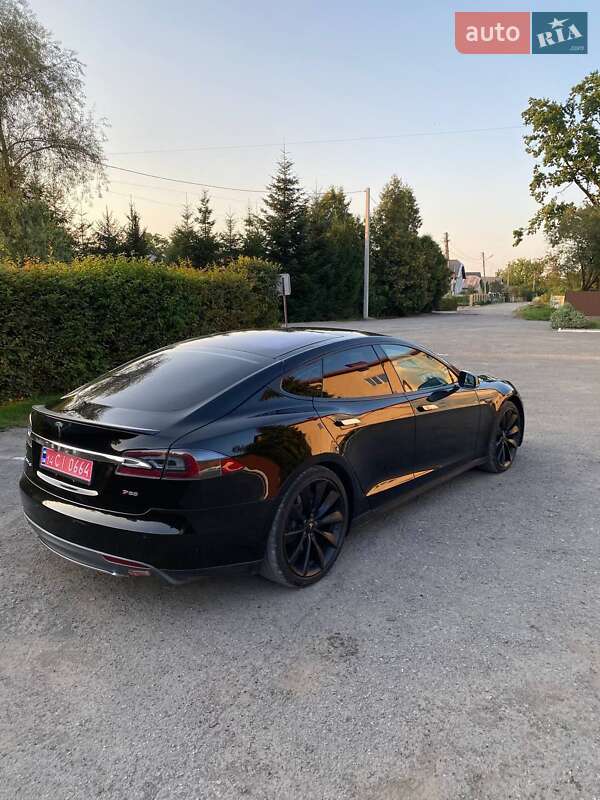 Лифтбек Tesla Model S 2013 в Ивано-Франковске