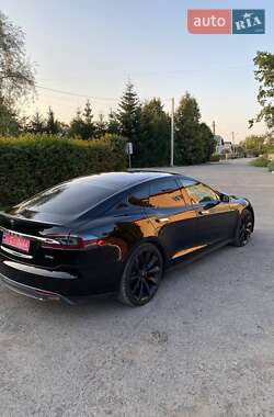 Лифтбек Tesla Model S 2013 в 