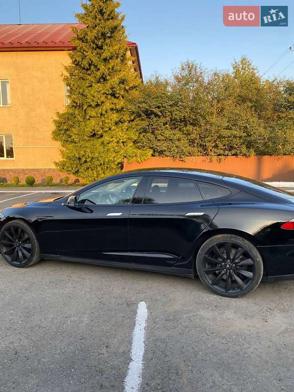 Лифтбек Tesla Model S 2013 в Ивано-Франковске
