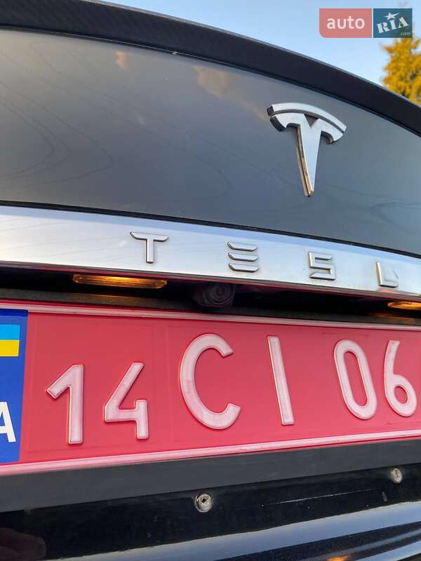 Лифтбек Tesla Model S 2013 в Ивано-Франковске