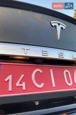 Лифтбек Tesla Model S 2013 в 