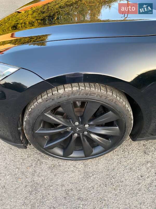 Лифтбек Tesla Model S 2013 в Ивано-Франковске