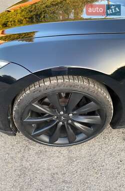 Лифтбек Tesla Model S 2013 в 