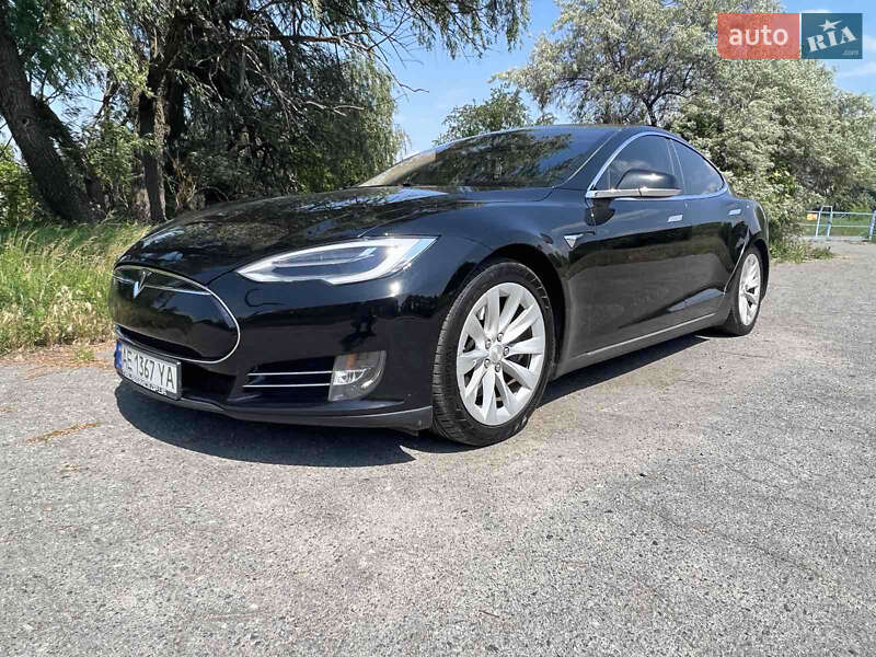 Ліфтбек Tesla Model S 2013 в Дніпрі
