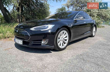Лифтбек Tesla Model S 2013 в 