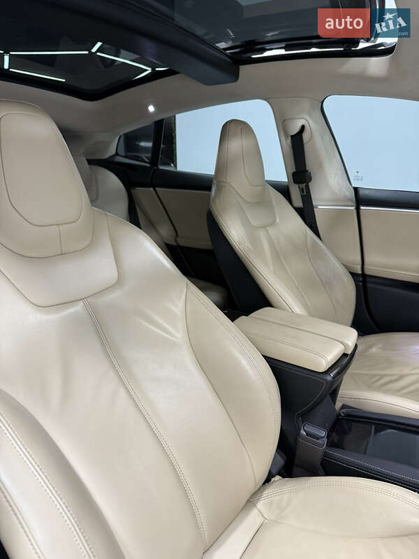 Ліфтбек Tesla Model S 2014 в Одесі