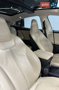 Лифтбек Tesla Model S 2014 в 