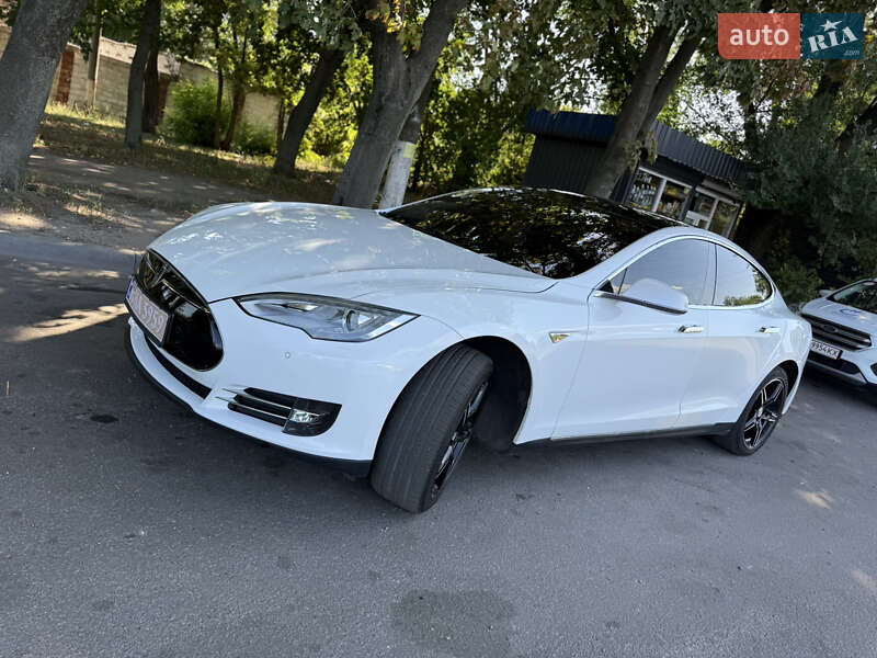 Лифтбек Tesla Model S 2013 в Днепре