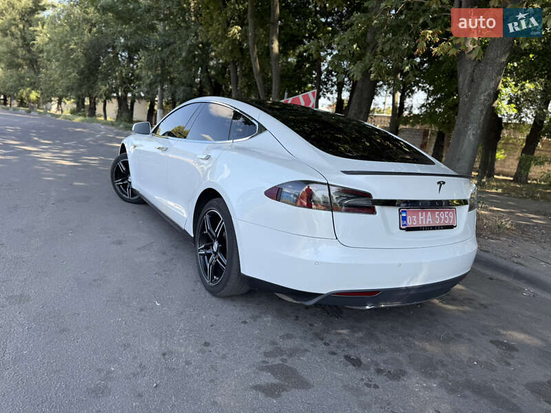 Лифтбек Tesla Model S 2013 в Днепре