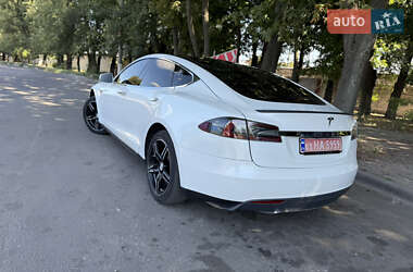 Лифтбек Tesla Model S 2013 в 