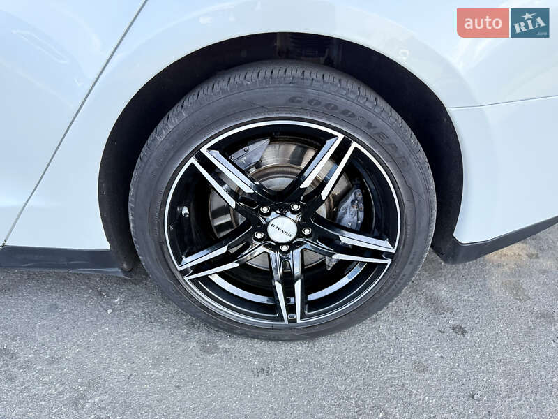 Лифтбек Tesla Model S 2013 в Днепре