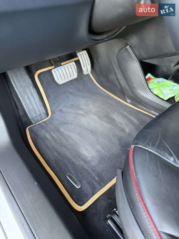Лифтбек Tesla Model S 2013 в Днепре
