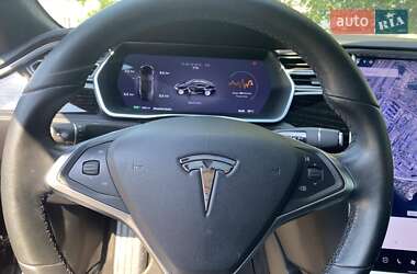 Лифтбек Tesla Model S 2016 в 