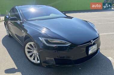 Лифтбек Tesla Model S 2016 в 