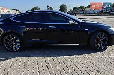 Лифтбек Tesla Model S 2015 в 