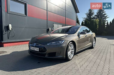 Лифтбек Tesla Model S 2015 в Львове