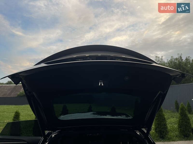 Лифтбек Tesla Model S 2023 в Черновцах
