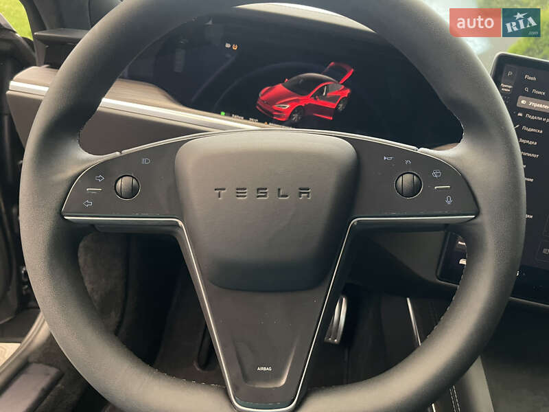 Лифтбек Tesla Model S 2023 в Черновцах