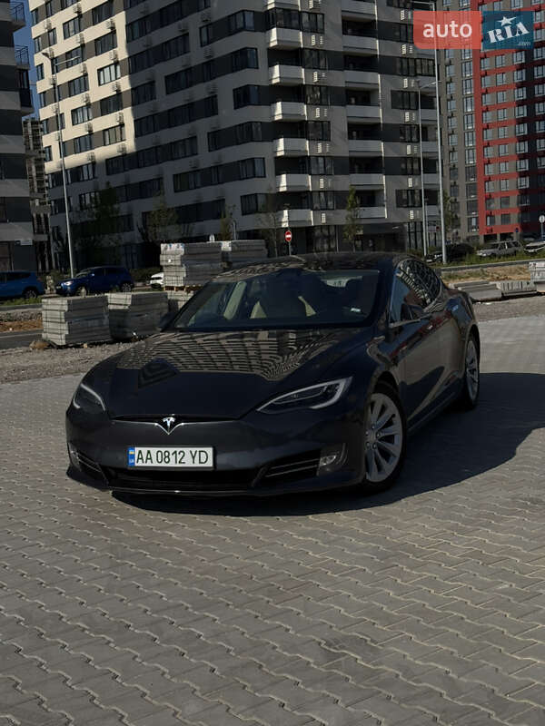 Лифтбек Tesla Model S 2016 в Ахтырке