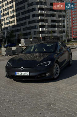 Лифтбек Tesla Model S 2016 в 
