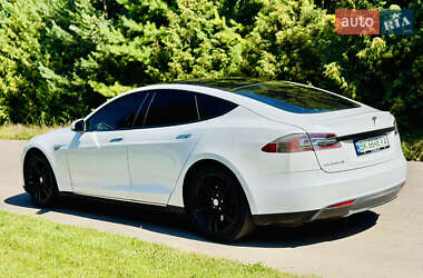 Лифтбек Tesla Model S 2013 в 