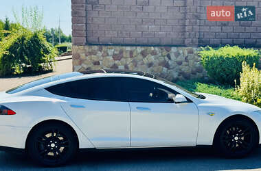 Лифтбек Tesla Model S 2013 в 
