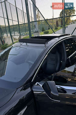 Лифтбек Tesla Model S 2016 в 