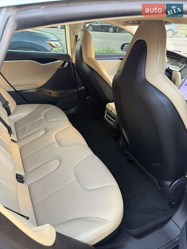 Ліфтбек Tesla Model S 2013 в Києві