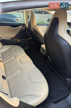 Лифтбек Tesla Model S 2013 в 
