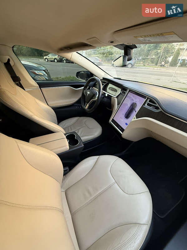 Ліфтбек Tesla Model S 2013 в Києві