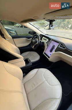 Лифтбек Tesla Model S 2013 в 
