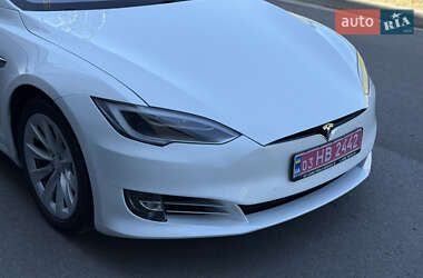 Лифтбек Tesla Model S 2016 в 