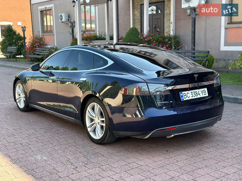 Лифтбек Tesla Model S 2013 в Стрые