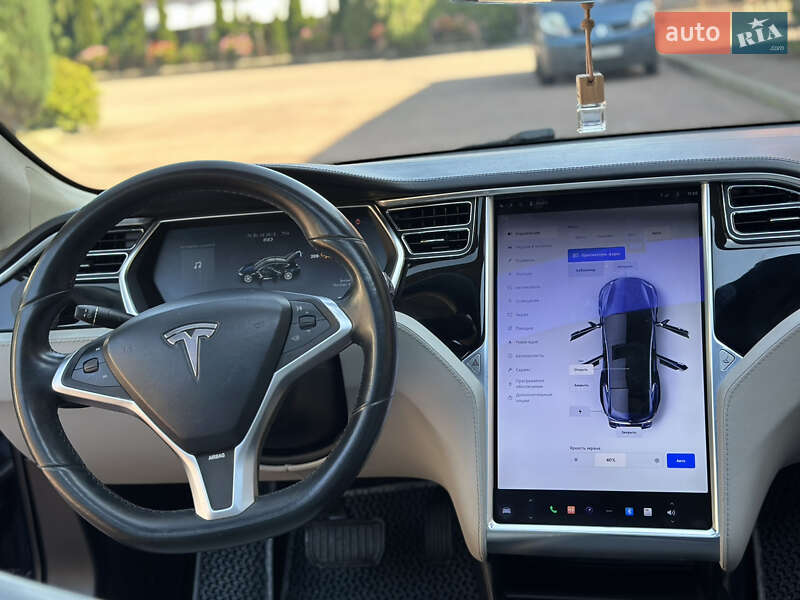 Лифтбек Tesla Model S 2013 в Стрые