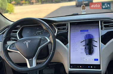 Лифтбек Tesla Model S 2013 в 