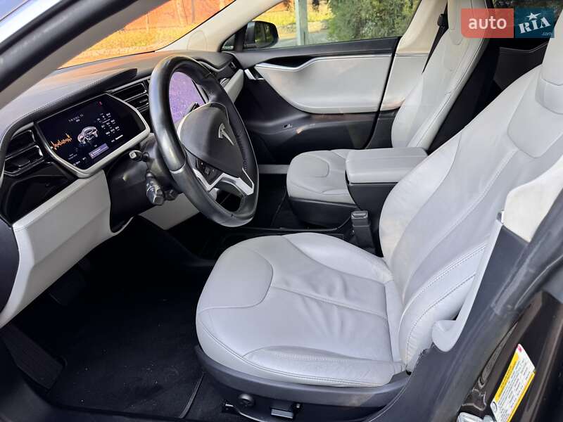 Ліфтбек Tesla Model S 2013 в Харкові