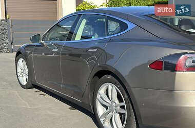 Внедорожник / Кроссовер Tesla Model S 2015 в 