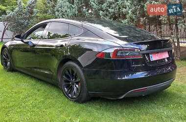 Лифтбек Tesla Model S 2015 в 